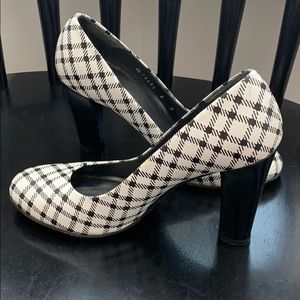 Vintage Stuart Weitzman pumps